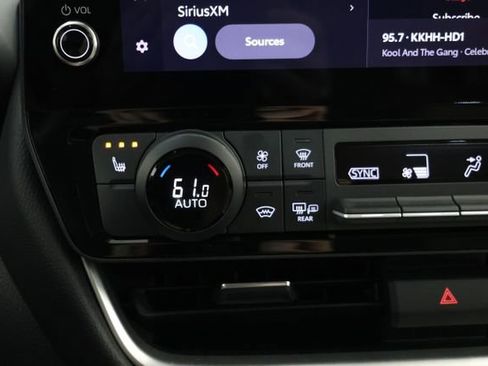 Used 2025 Toyota Grand Highlander FWD image 91