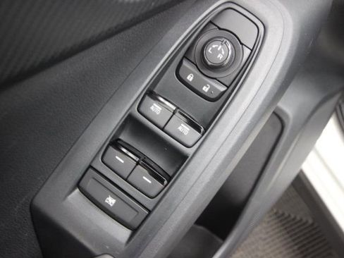 Used 2024 Subaru Crosstrek 2.0i Premium image 11