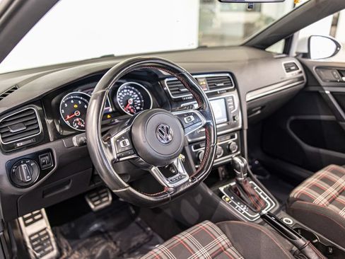 Used 2017 Volkswagen GTI S FWD image 18