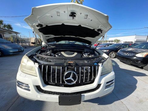 Used 2010 Mercedes-Benz GL 550 4MATIC image 9
