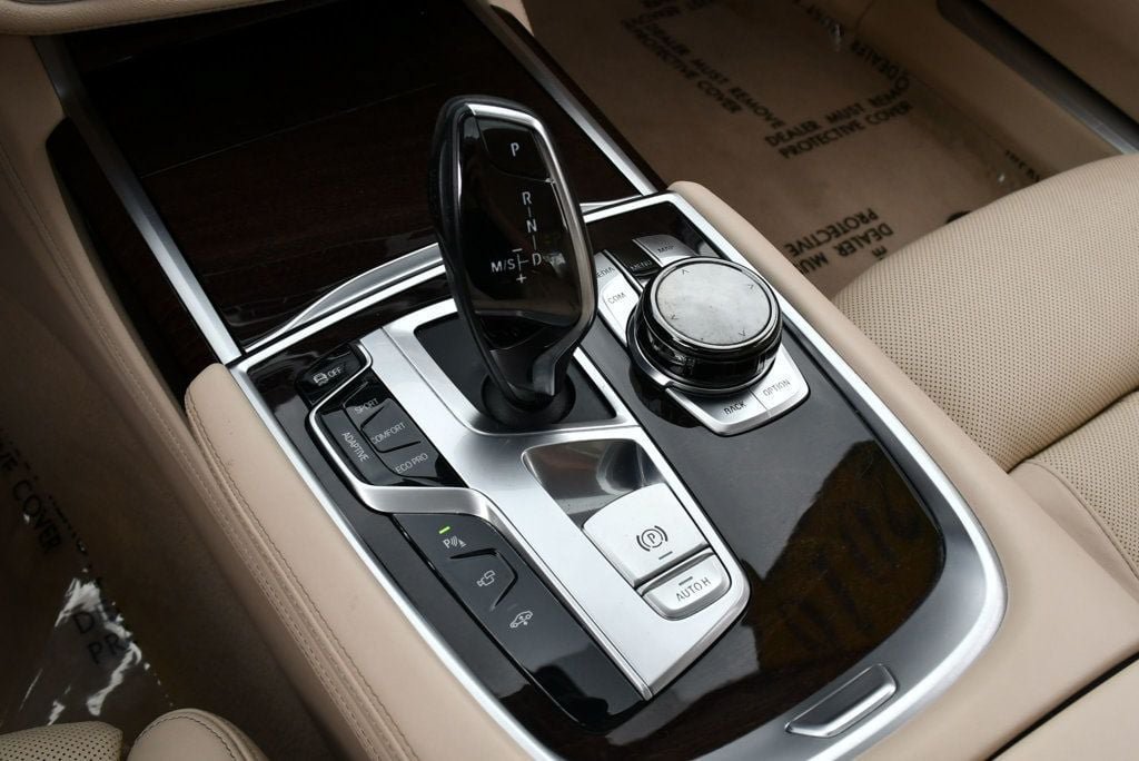 Used 2016 BMW 750i xDrive AWD/4WD image 57