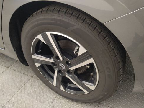 Used 2024 Nissan Sentra SV FWD image 31