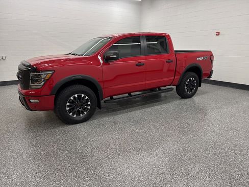 Used 2023 Nissan Titan PRO-4X w/ Pro-4x Convenience Package image 2