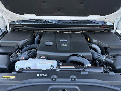 Used 2025 Lexus GX 550 w/ Accessory Package (Z1) image 12