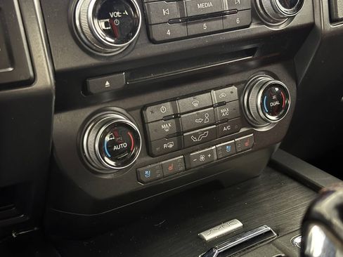 Used 2018 Ford F150 Lariat w/ Equipment Group 502A Luxury AWD/4WD image 43