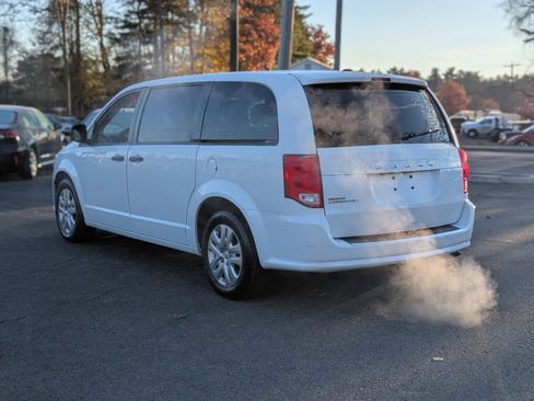 Used 2019 Dodge Grand Caravan SE w/ UConnect Hands-Free Group image 8