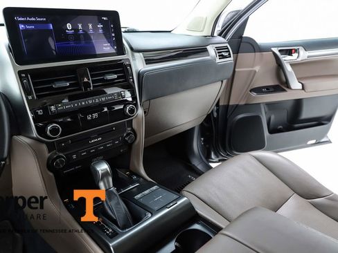 Used 2022 Lexus GX 460 Premium w/ Accessory Package image 62