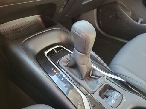 Used 2022 Toyota Corolla LE FWD image 28