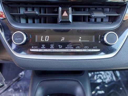 Used 2024 Toyota Corolla LE FWD image 18