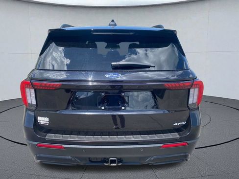 Used 2025 Ford Explorer ST-Line w/ ST-Line Street Pack AWD/4WD image 10