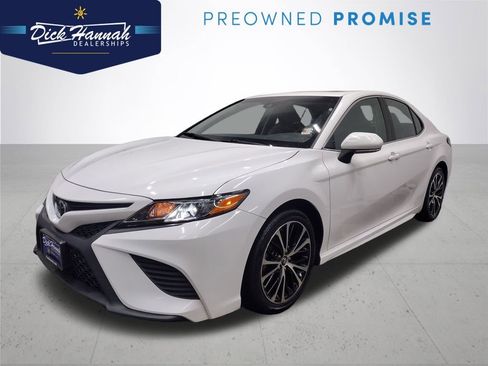 Used 2018 Toyota Camry L image 1