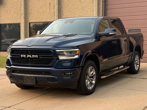 Used 2021 RAM 1500 Laramie AWD/4WD image 3
