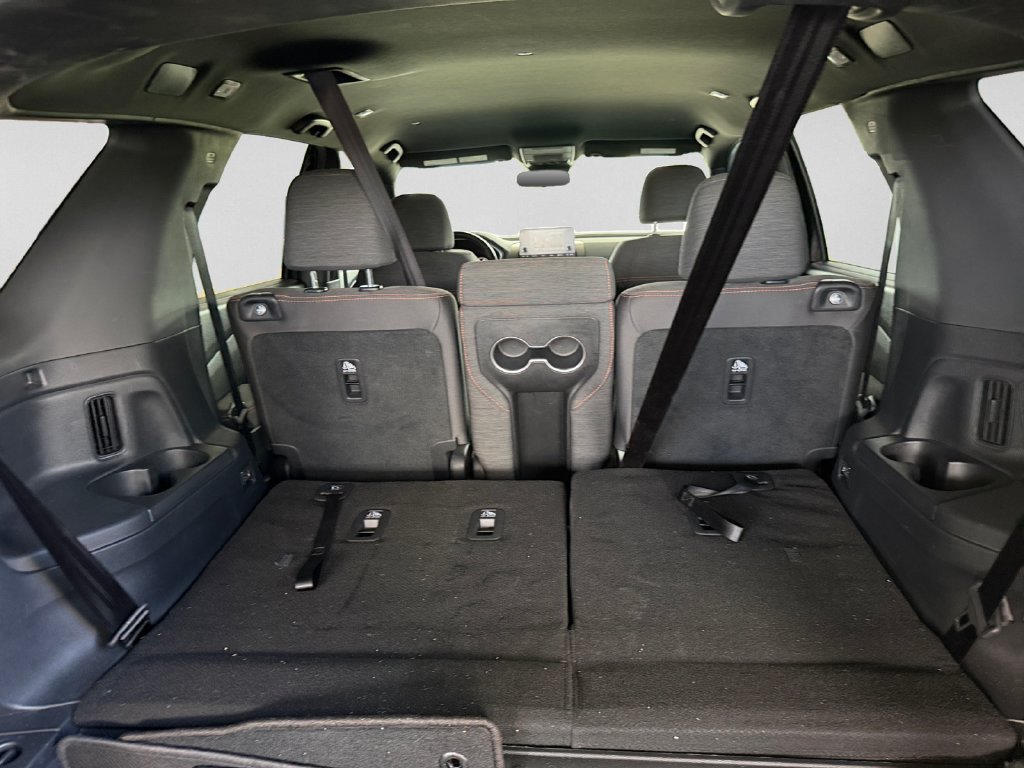 Used 2025 Honda Pilot Sport image 28