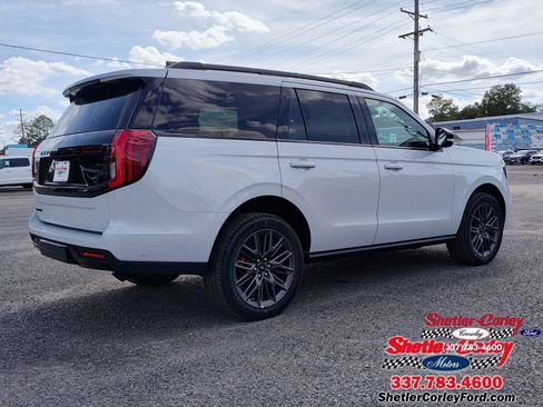 New 2025 Ford Expedition Platinum w/ Stealth Performance Package AWD/4WD image 6