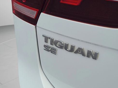 Used 2019 Volkswagen Tiguan SE image 28