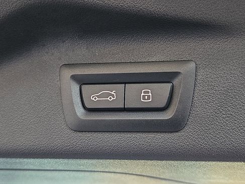 Used 2024 BMW X7 M60i w/ Executive Package image 29