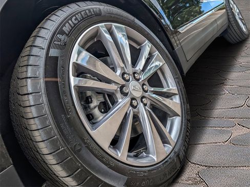 New 2025 Cadillac XT5 Premium Luxury image 8