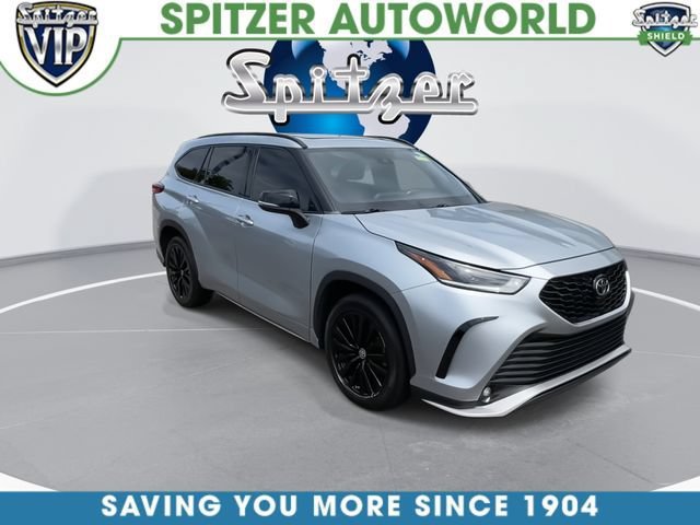 Used 2023 Toyota Highlander XSE AWD/4WD image 2