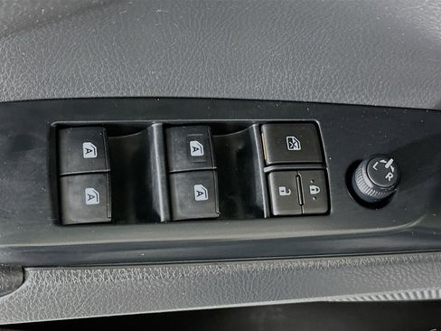 Used 2020 Toyota Camry LE image 14