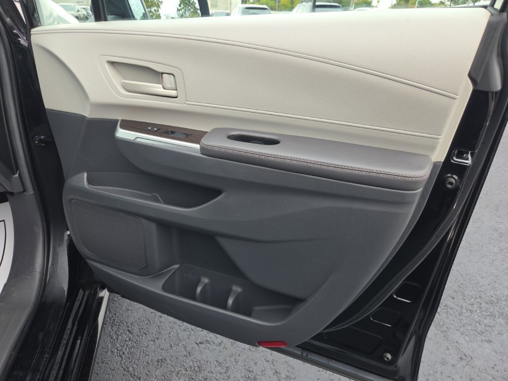 Certified 2024 Toyota Sienna LE AWD/4WD image 18