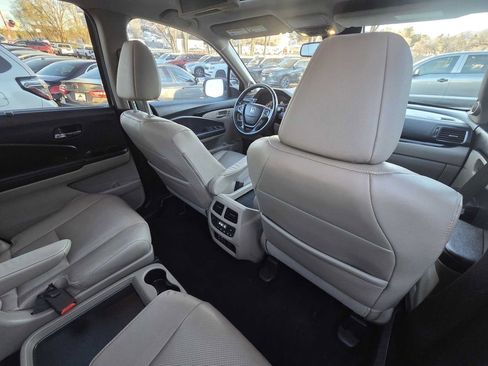 Used 2018 Honda Pilot Elite image 11