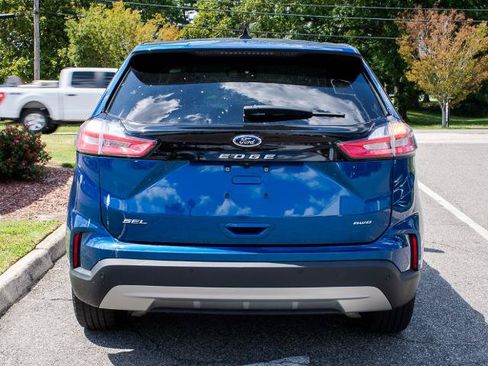 Certified 2023 Ford Edge SEL w/ Convenience Package AWD/4WD image 4