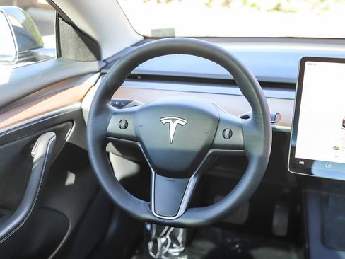Used 2023 Tesla Model 3 Standard Range RWD image 14