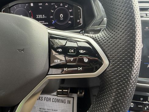 Used 2022 Volkswagen Tiguan SEL R-Line image 35