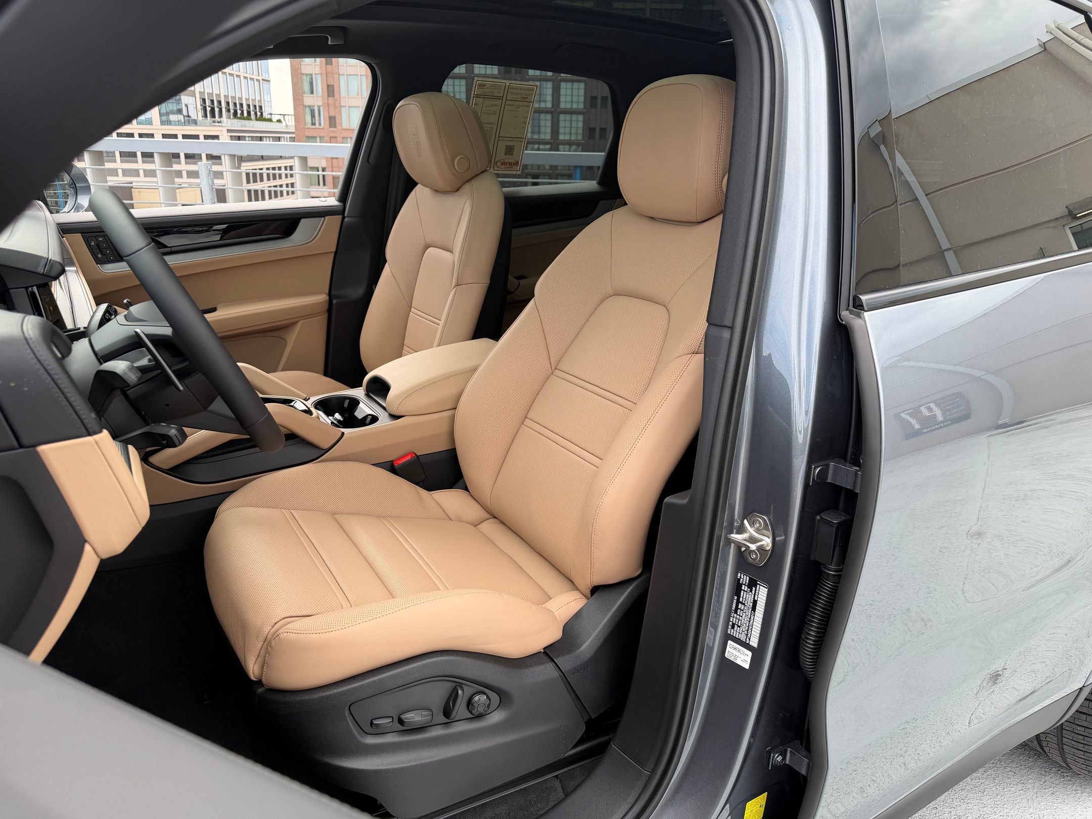 Certified 2026 Porsche Cayenne AWD/4WD image 5