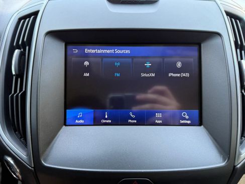 Used 2020 Ford Edge SE FWD image 33