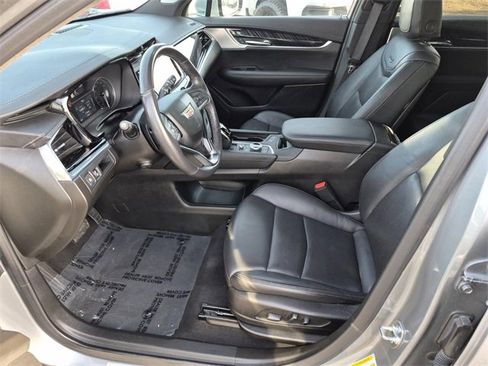 Used 2025 Cadillac XT6 Premium Luxury image 22