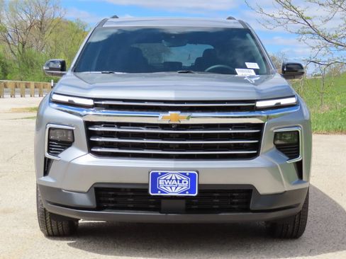 New 2026 Chevrolet Traverse LT w/ Driver Confidence Package AWD/4WD image 16