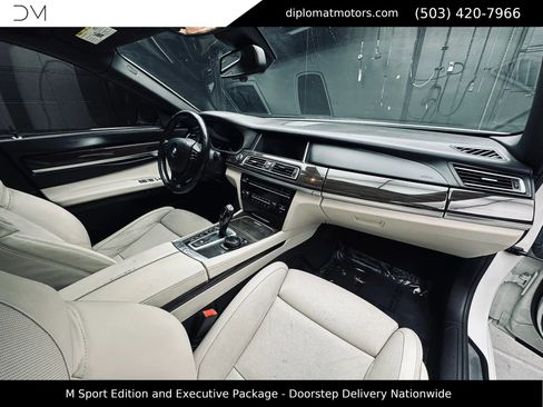 Used 2015 BMW 750Li xDrive AWD/4WD image 19