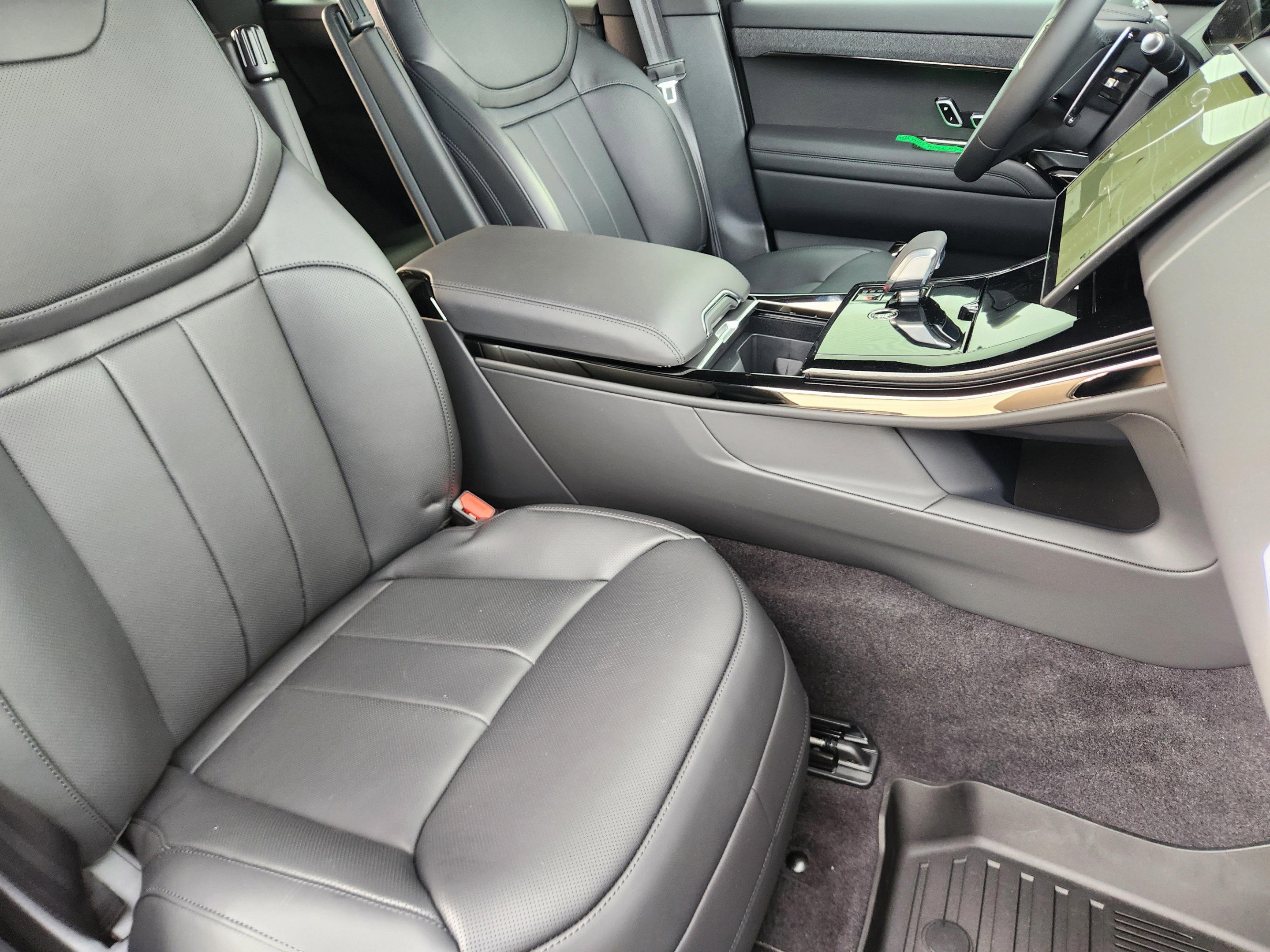 New 2026 Land Rover Range Rover Sport Dynamic SE AWD/4WD image 9