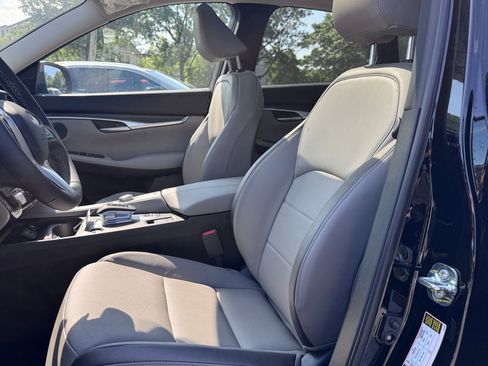 New 2025 INFINITI QX50 Luxe image 16