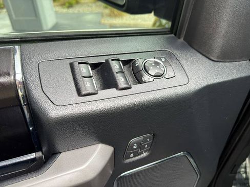 Used 2020 Ford F150 Platinum w/ Equipment Group 701A Luxury AWD/4WD image 22