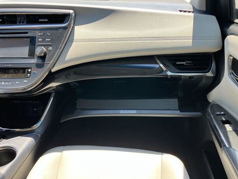 Used 2013 Toyota Avalon XLE Premium FWD image 16