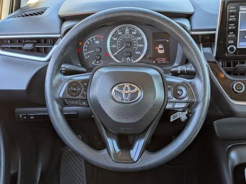 Used 2020 Toyota Corolla LE image 11