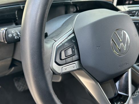 Used 2024 Volkswagen Atlas SE w/ Black Wheel Package FWD image 29