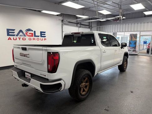 Used 2023 GMC Sierra 1500 AT4 w/ AT4 Preferred Package AWD/4WD image 12