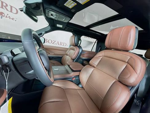 New 2026 Lincoln Navigator Reserve AWD/4WD image 22