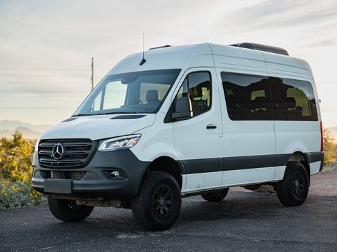 Used 2024 Mercedes-Benz Sprinter 2500 image 5