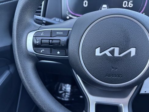 Used 2025 Kia Sportage LX AWD/4WD image 16