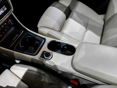 Used 2019 Mercedes-Benz CLA 250 image 30