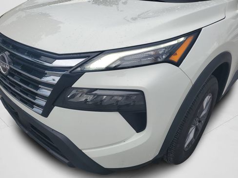 Used 2024 Nissan Rogue S FWD image 26