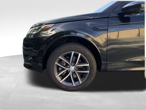 Certified 2025 Land Rover Discovery Sport S image 9