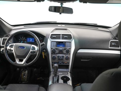 Used 2014 Ford Explorer XLT AWD/4WD image 13