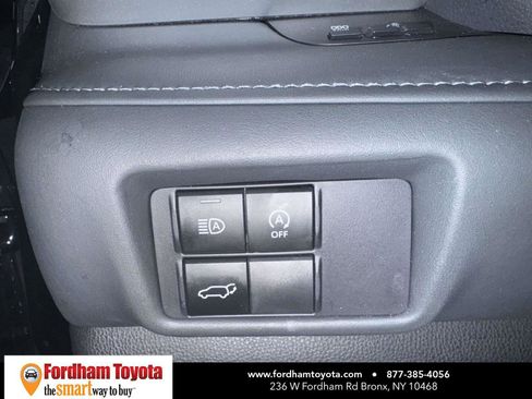 Used 2025 Toyota Highlander XLE image 20
