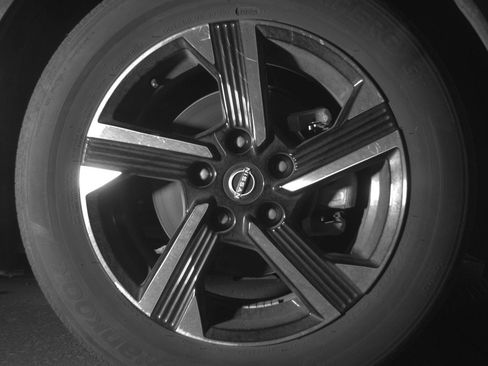 Used 2025 Nissan Sentra SV FWD image 13