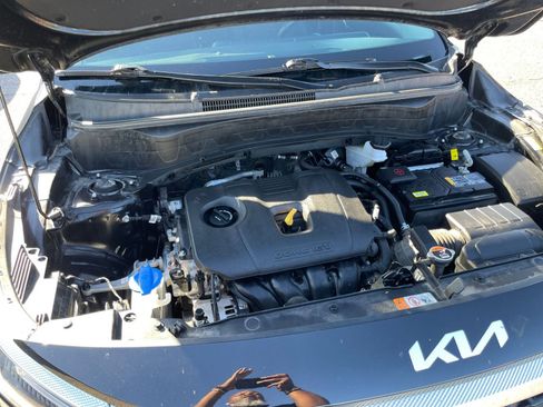 Used 2025 Kia Seltos S FWD image 33